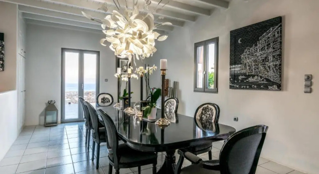The White House by Fantasia Villas