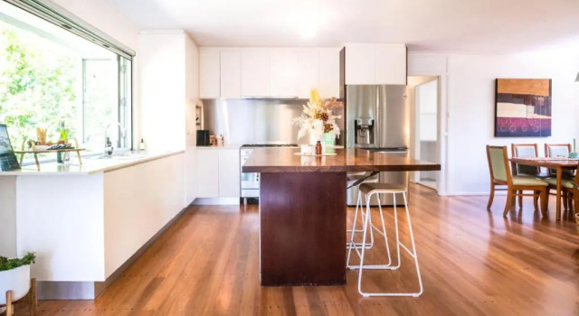 Коттедж Mid-Century Modern Retro Beach House