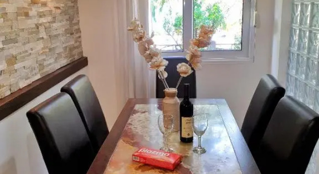 Promenade suite, Book Lejlighed Hoteller i Kotor Riviera med parkering, Parkering