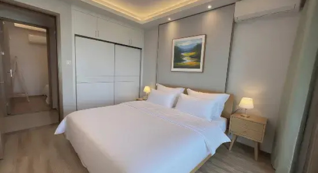 Люкс с 2 комнатами с видом на бассейн SKY Jumbo Seaview Homestay (Beihai Yintan Tourism Resort)