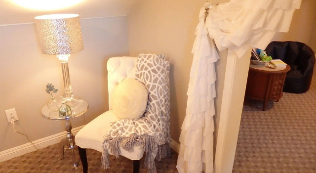 Rhinestone Rose Inn & Wellness Center, Book Hotel Wrightwood Californien