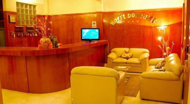 Hotel Don Julio, Забронировать Отель Отели Пуно с завтраком, рядом с Huajsapata Hill, Завтраки
