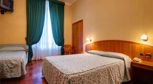 Трёхместный номер Standard Hotel Corot