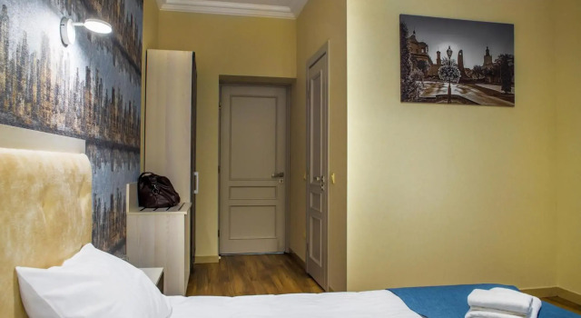 Mini Hotel Barvy Lvova on Hnatyuka St, Забронировать Мини-отель Мотели Львова, рядом с Музей этнографии и художественного промысла, Мотель