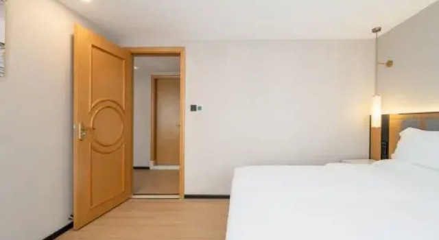 Семейный люкс Merlinhod Hotel (Anji Wanda Sulou Metro Station)