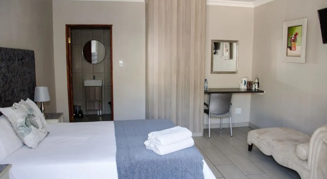 Номер Comfort Four Seasons Guesthouses