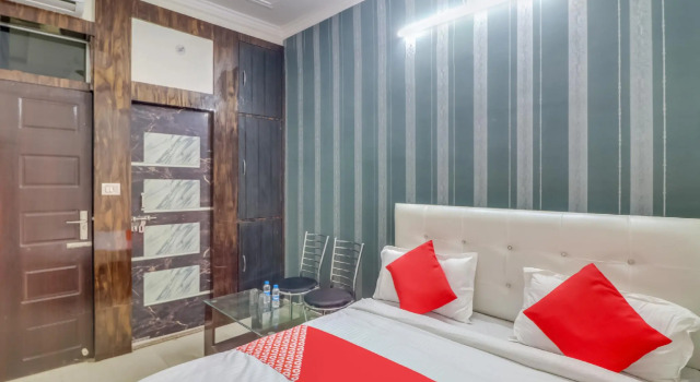 OYO 49081 The Way Inn, Забронировать Отель Отели Гомти Нагара с завтраком, Завтраки