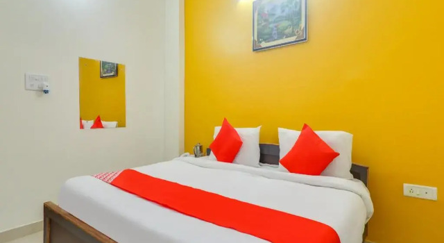 Deep Comfort Inn by OYO Rooms