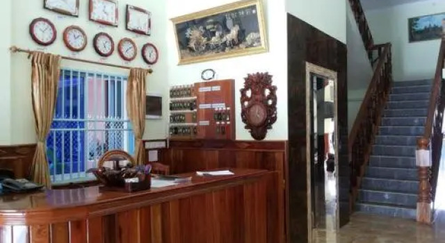 Seng Chhenghorn Guesthouse, Prenota Hotel Stueng Saen 