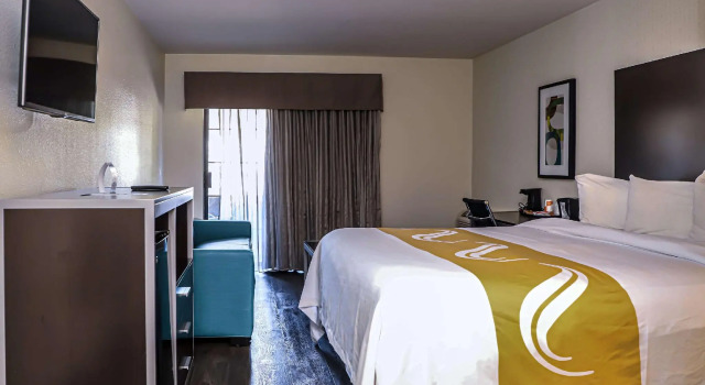 Люкс c 1 комнатой Quality Inn & Suites Camarillo-Oxnard