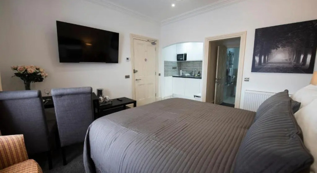 Полулюкс Grosvenor Suites