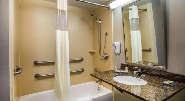 Номер Standard La Quinta by Wyndham Islip - MacArthur Airport
