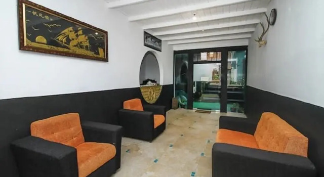 OYO 523 Royal Hotel, Забронировать Отель Отели Округа Галле 3 звезды, 3*