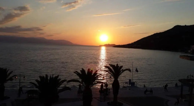 Xenofontos 11, Rezervovat Hotel Loutraki 
