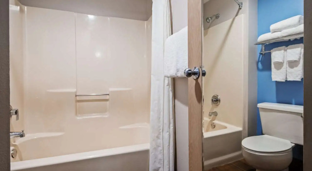 Четырёхместный номер Standard Цокольный этаж Best Western Ocala Park Centre