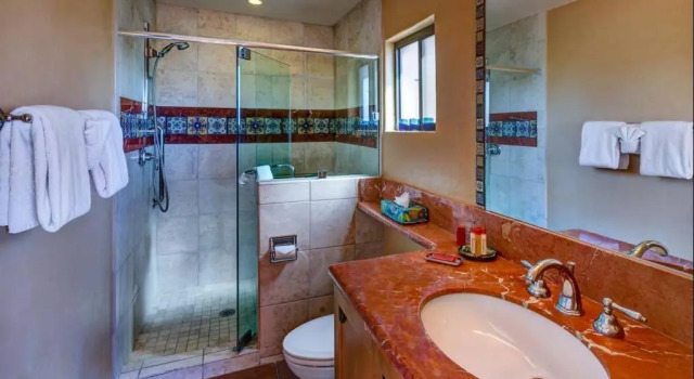 Четырёхместный номер Standard Hacienda del Sol Guest Ranch Resort