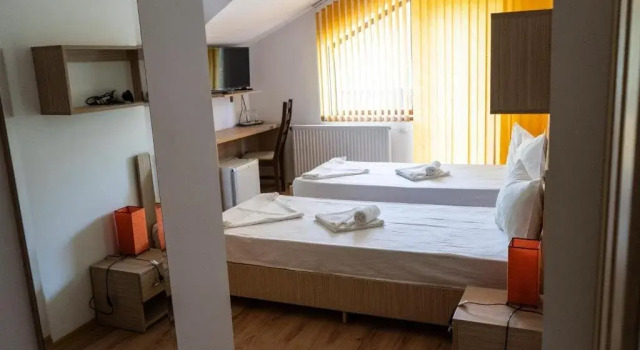 Califarul Alb, Rezervovat Hotel Hotely v Danube Delta s parkováním, Parkování