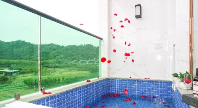 Кровать в общем номере с 6 комнатами Longmen Nankunshan Nature Valley Hot Spring Hotel