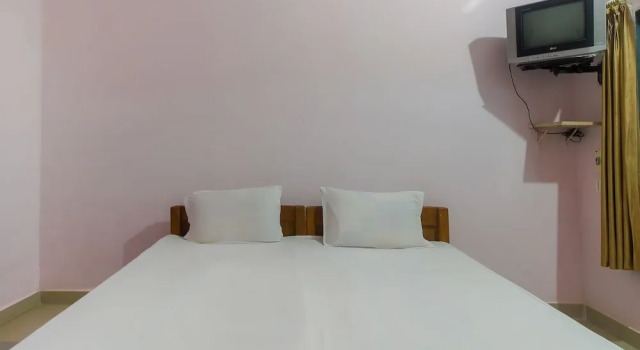 Jaideep Lodge by OYO Rooms