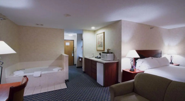 Двухместный люкс Deluxe Miles City Hotel & Suites