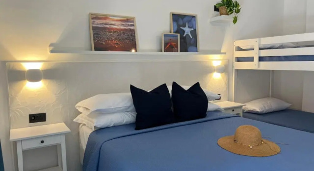 Четырёхместный номер Standard с видом на море B&B Fronte Mare