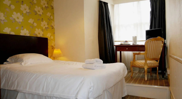 The Kings Arms Hotel, Забронировать Отель Отели в центре Малмсбери, в центре