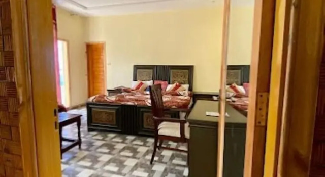 Sunshine Hotel & Restaurant, Забронировать Отель Малам-Джаба провинция Хайбер-Пахтунхва