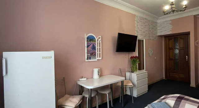 Меблированная комната Family House (Фэмили Хаус) на проспекте Независимости, Забронировать Отель Недорогие отели Минска, рядом с Комаровский рынок, недорого