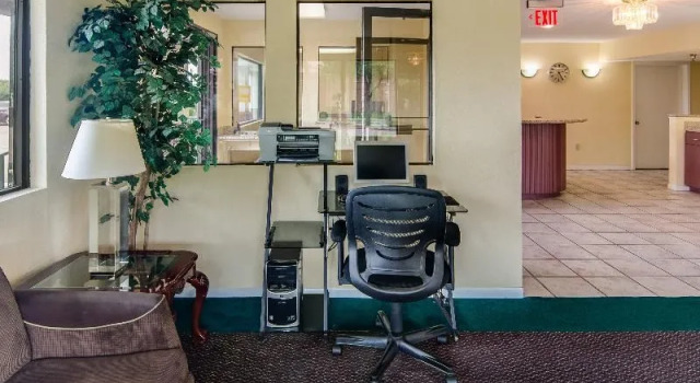 Comfort Inn Brookhollow