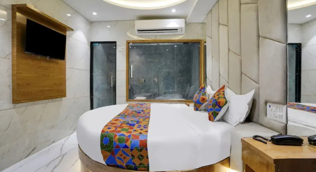 Люкс Luxury FabHotel Regal Residency