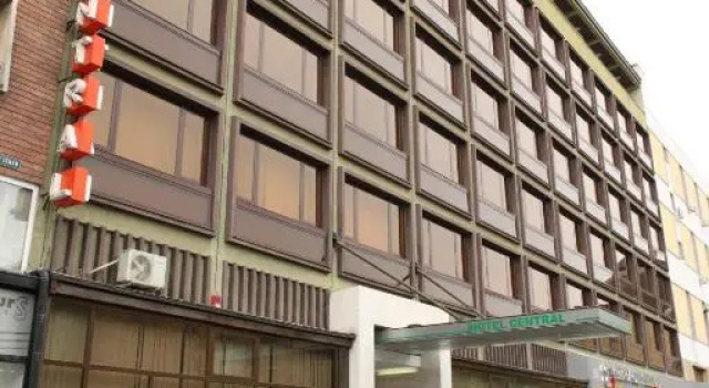 Central, Rezervați Hotel Hoteluri în Timișoara cu parcare, aproape de The Botanical Park, Parcare