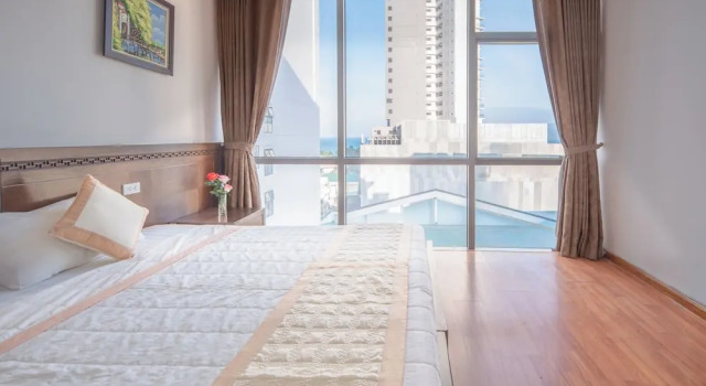 Трёхместный номер Deluxe с видом на море Holiday Central Nha Trang