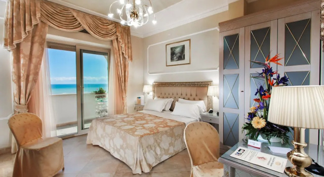 Двухместный номер Comfort с балконом и с видом на море Hotel Gambrinus