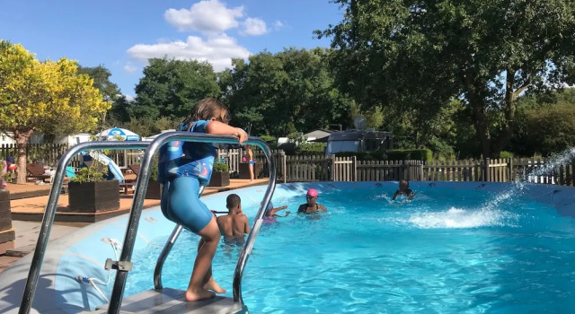 Camping de la Trye, Rezervovat Kemp Hotely v Bresle s bazénem, Bazén