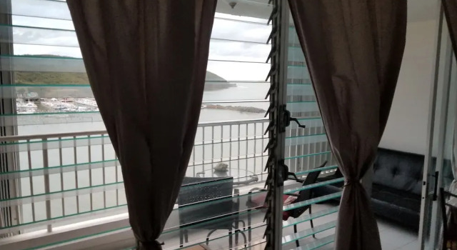 Студия East Island Waterfront Suites