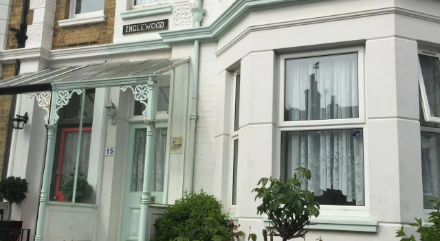 Inglewood Guest House, Забронировать Отель Отели Сандаун с завтраком, рядом с Пляж Лейк, Завтраки