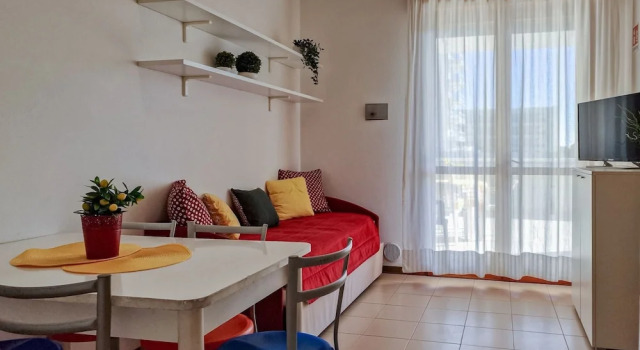 One Bedroom Flat in a Residence With Pool, Забронировать Отель Бибионе-Пинеда Венето, рядом с Долина Вальгранде