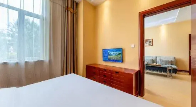 Люкс Jindalai Business Hotel (Xining Chengdong Wanda Plaza)