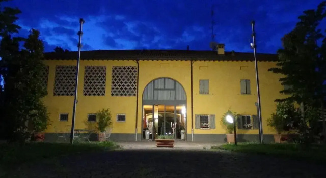 Corte dei Melograni, Buchen Sie Hotel Cittanova Emilia-Romagna