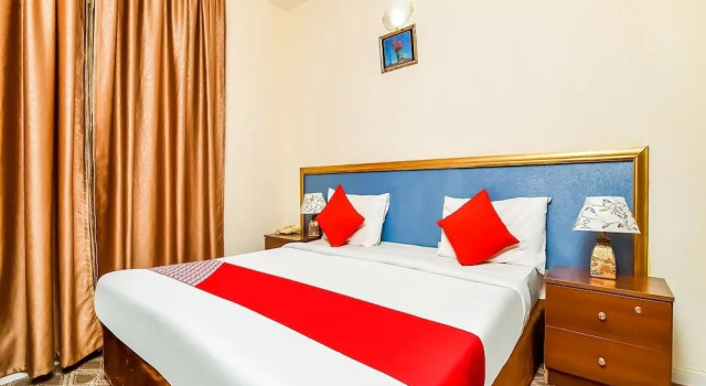OYO 182 Zariana Hotel