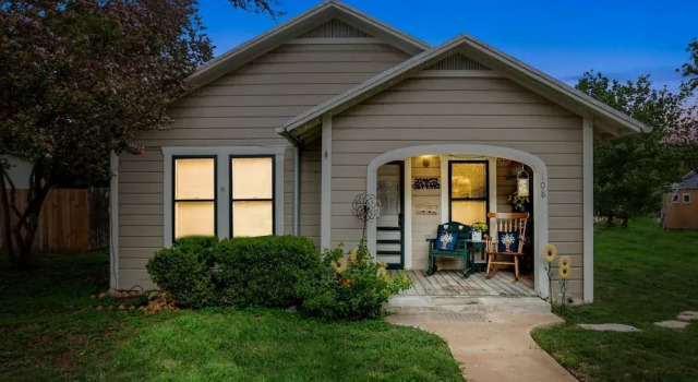 Коттедж Deannies Cottage 2 Bedroom Cottage by RedAwning