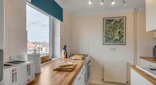 Апартаменты Reepham Rest - 2 Bedroom, Free Parking, 390 Mbps Wifi, Netflix, Fully Equipped kitchen - Ginger & Gold ltd