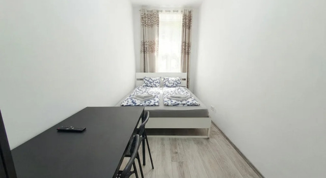 Quick Access to Vienna Center - Simple Private Rooms with WIFI, Boek Hotel 11. Simmering Wenen
