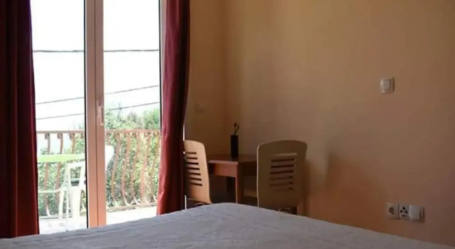 Mir - Close to Beach - SA2, Rezerwuj Hotel Hotele w Split-Dalmatia County z parkingiem, Parking