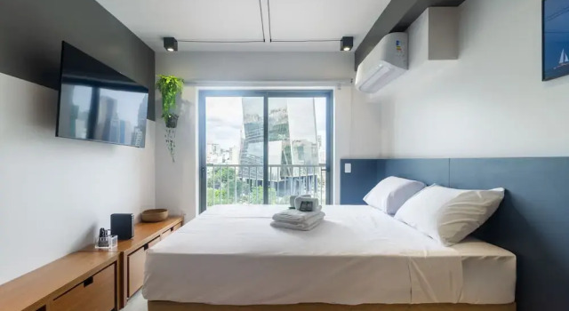 Студия с балконом Houx Pinheiros 1508