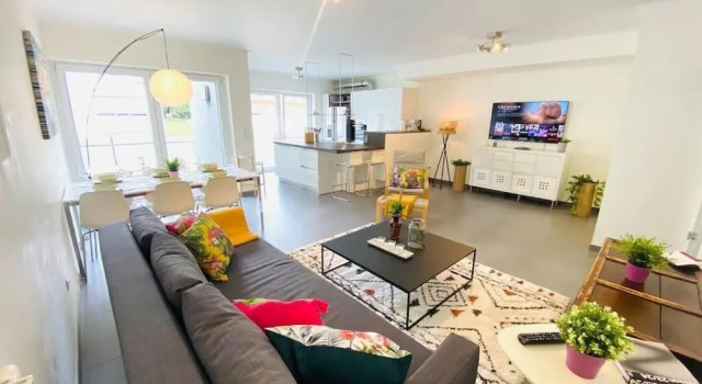 Апартаменты Deluxe Large 3bedrooms with Terrace and Parking