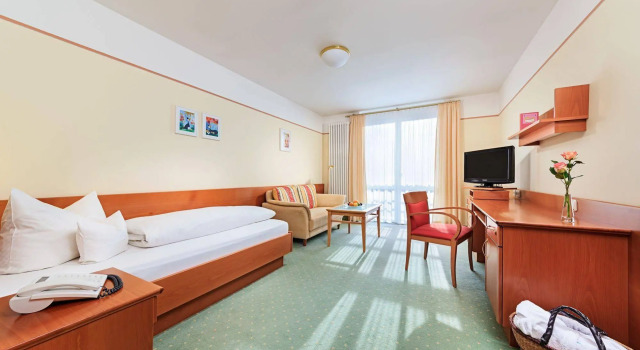 Kneippianum, Rezerwuj Hotel Hotele w Apfeltrang z basenem, Basen