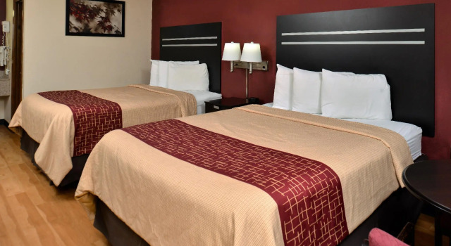 Четырёхместный номер Deluxe Red Roof Inn Cartersville-Emerson-LakePoint North