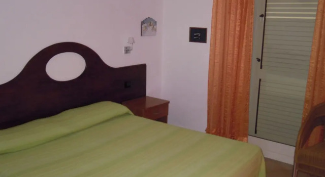 Standard Doppel Zimmer mit Balkon Vistamare