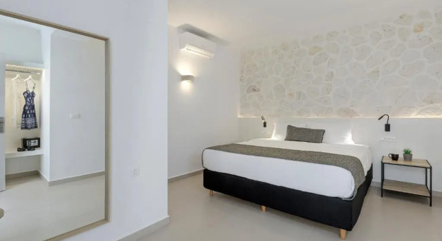 Четырёхместный номер Economy Onyx Hotel & Suites
